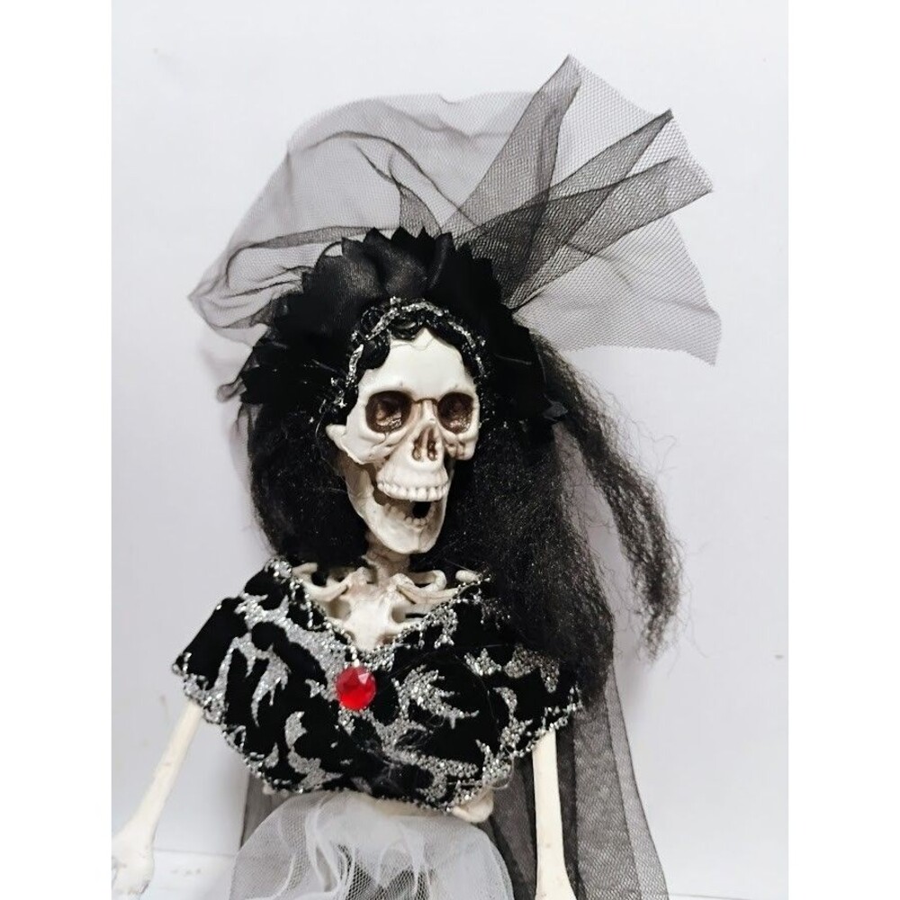 DAY OF THE DEAD 16” HANGING BRIDE & GROOM SKELETONS WALL GOTHIC SEASONAL DECOR - Picture 4 of 6